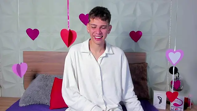 Snapshot of Jasson_smit chatting on 02-16-25, 01:05 Jasson smit online show from 02-16-25, 01:05