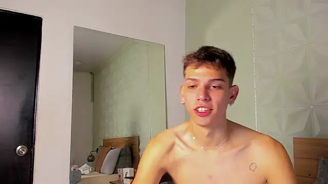 Snapshot of Jasson_smit chatting on 02-25-25, 01:06 Jasson smit online show from 02-25-25, 01:06