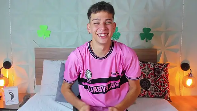 Snapshot of Jasson_smit chatting on 03-17-25, 01:08 Jasson smit online show from 03-17-25, 01:08