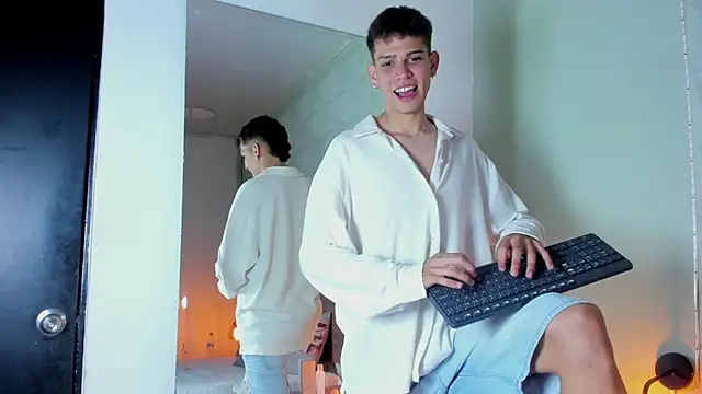 Snapshot of Jasson_smit chatting on 03-22-25, 01:19 Jasson smit online show from 03-22-25, 01:19