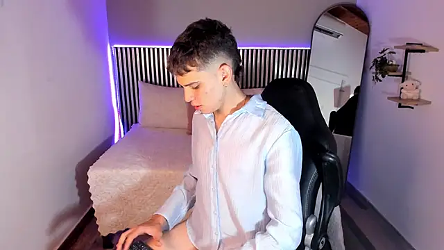 Snapshot of Jasson_smit chatting on 09-14-25, 07:46 Jasson smit online show from 09-14-25, 07:46