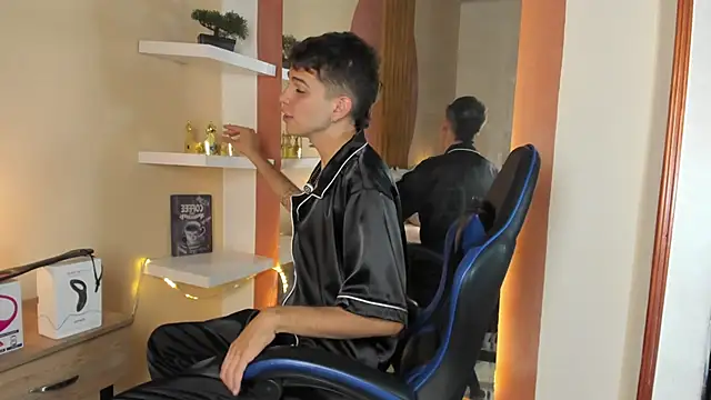 Snapshot of Jasson_smit chatting on 10-01-25, 02:12 Jasson smit online show from 10-01-25, 02:12