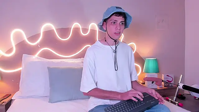 Snapshot of Jasson_smit chatting on 10-05-25, 07:34 Jasson smit online show from 10-05-25, 07:34