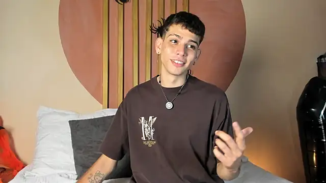 Snapshot of Jasson_smit chatting on 10-22-25, 01:55 Jasson smit online show from 10-22-25, 01:55