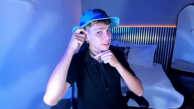 Snapshot of Jasson_smit chatting on 11-02-25, 01:35 Jasson smit online show from 11-02-25, 01:35