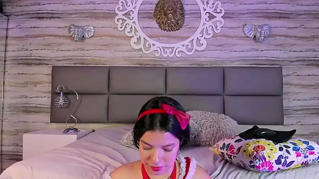 Snapshot of yungelitamor_ chatting on 12-25-24, 10:06 yungelitamor online show from 12-25-24, 10:06