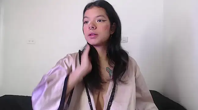 Snapshot of yungelitamor_ chatting on 01-08-25, 05:05 yungelitamor online show from 01-08-25, 05:05
