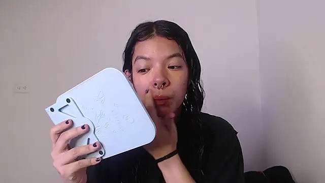 Snapshot of yungelitamor_ chatting on 01-16-25, 04:49 yungelitamor online show from 01-16-25, 04:49