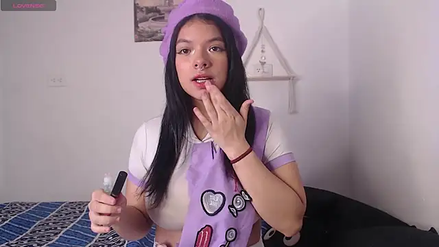 Snapshot of yungelitamor_ chatting on 02-27-25, 08:17 yungelitamor online show from 02-27-25, 08:17