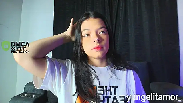 yungelitamor  online show from 10-29-25, 04:59