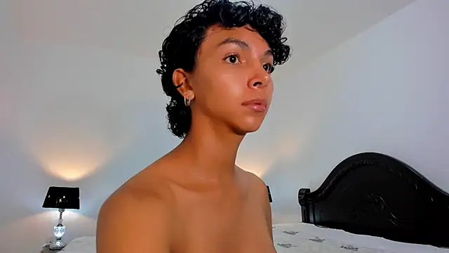 Snapshot of xhenisa_ chatting on 02-22-25, 09:48 xhenisa online show from 02-22-25, 09:48