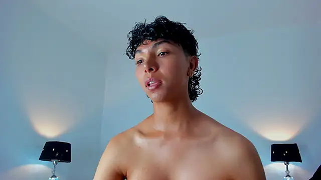 Snapshot of xhenisa_ chatting on 11-10-25, 07:02 xhenisa online show from 11-10-25, 07:02