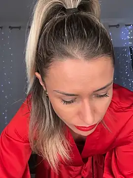 petrouchkaaa  online show from 11-04-25, 09:25