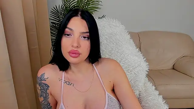 Snapshot of RaveWithMe9 chatting on 01-20-25, 08:19 RaveWithMe9 online show from 01-20-25, 08:19
