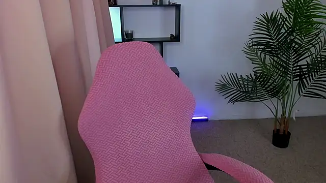 Snapshot of RaveWithMe9 chatting on 09-18-25, 09:33 RaveWithMe9 online show from 09-18-25, 09:33