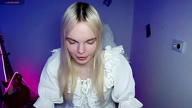 Emily Nyaffee online show from 12-17-25, 06:36