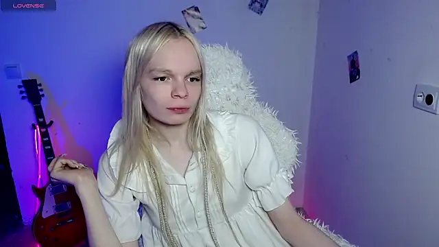 Emily Nyaffee online show from 01-17-26, 01:16