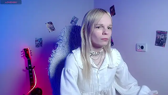 Emily Nyaffee online show from 03-20-26, 04:28