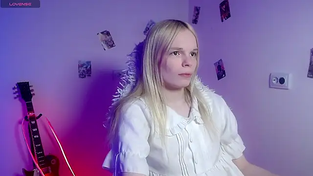 Emily Nyaffee online show from 03-27-26, 01:44