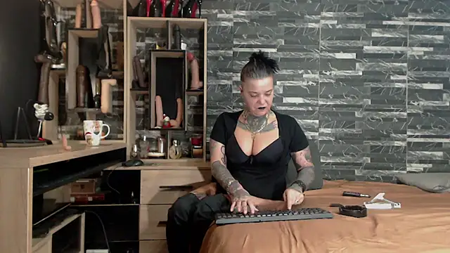 Mistress Miry online show from 01-12-25, 01:32