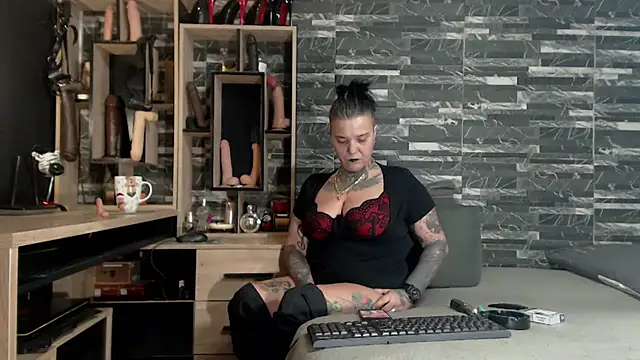 Mistress Miry online show from 01-14-25, 05:30