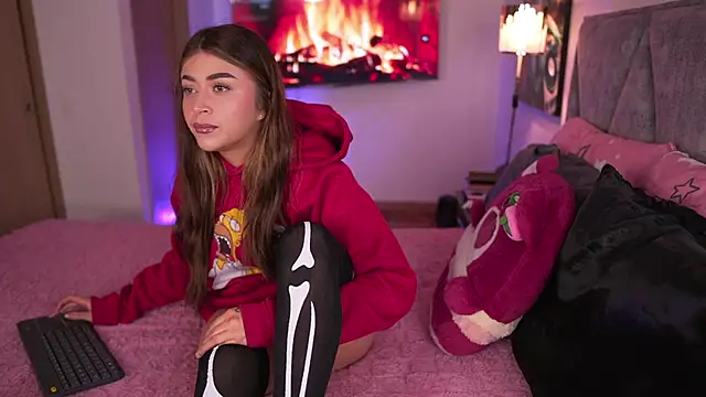 Snapshot of babesamanta chatting on 10-13-25, 04:45 babesamanta online show from 10-13-25, 04:45