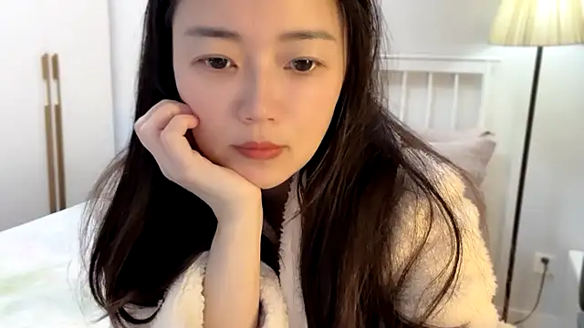 A-xena online show from 02-18-25, 02:27