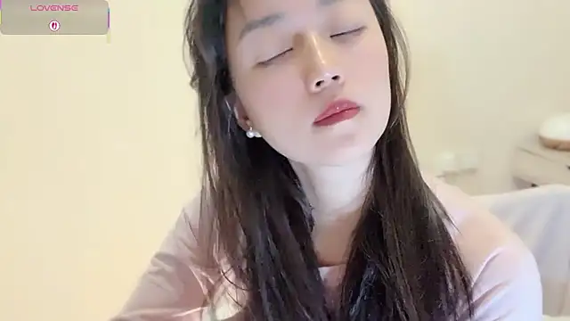 A-xena online show from 12-23-25, 02:42