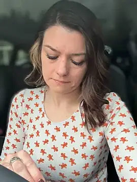 LadyLena1 online show from 12-20-24, 04:25