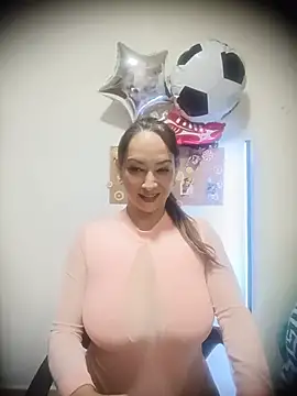 Cristal BigTits online show from 07-05-26, 09:00