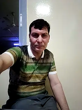 Snapshot of ZIMMY25 chatting on 05-09-26, 09:31 ZIMMY25 online show from 05-09-26, 09:31