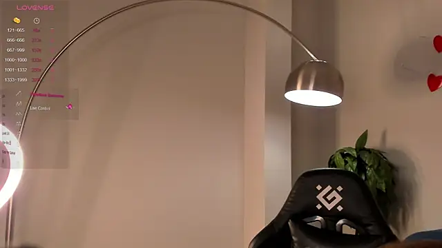 Skinny Alice online show from 02-21-25, 01:11