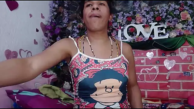 DesireDirtyTS   online show from 05-09-26, 11:48