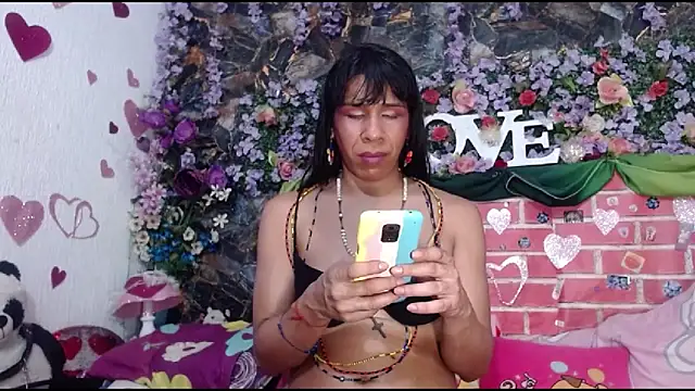 DesireDirtyTS   online show from 05-10-26, 12:16