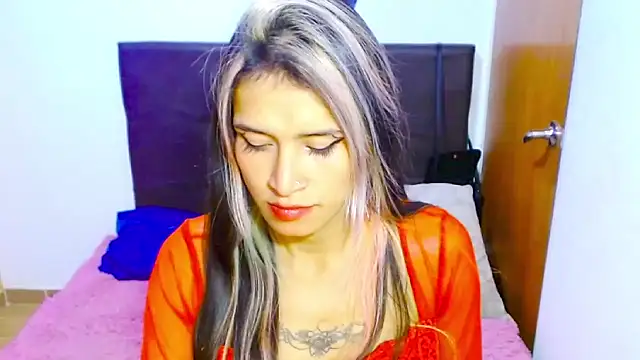 Queen camila online show from 02-11-25, 04:11