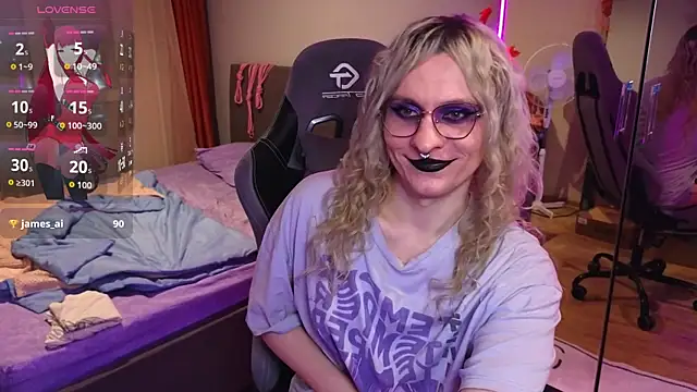 Lori Myaf online show from 11-13-25, 03:11