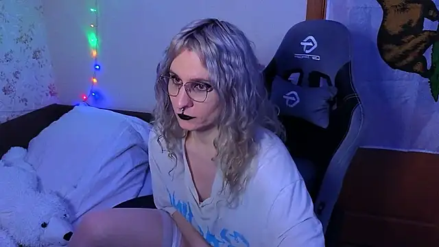 Lori Myaf online show from 01-15-26, 01:59