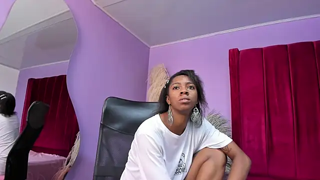 Shanelle   online show from 05-04-26, 01:29