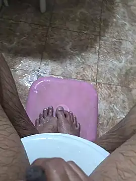 Snapshot of surfer_fun29 chatting on 03-10-25, 03:45 surfer fun29 online show from 03-10-25, 03:45