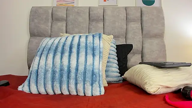 TiffanyFox1 online show from 02-05-26, 11:04