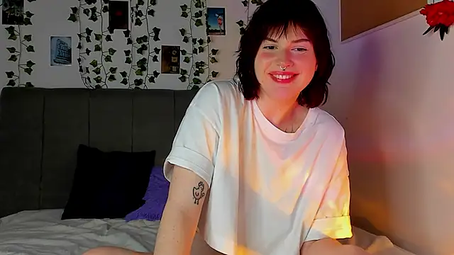 miss Lizzy online show from 12-06-24, 04:47