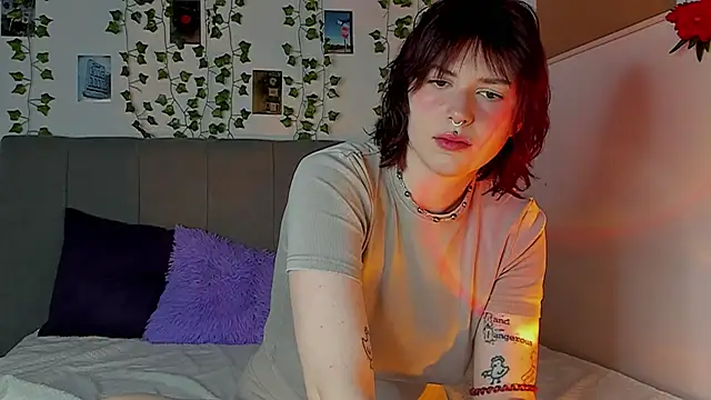 miss Lizzy online show from 12-09-24, 01:07