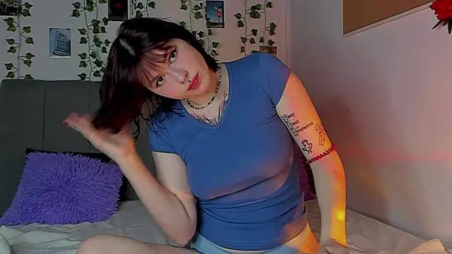 miss Lizzy online show from 12-23-24, 01:18