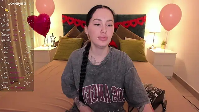 Snapshot of missAngellina chatting on 02-25-25, 11:00 missAngellina online show from 02-25-25, 11:00