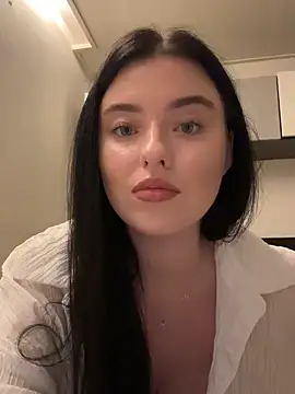 Angela Fosterr online show from 09-27-25, 04:01