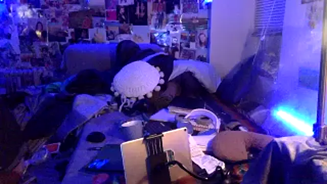 DownstairsSky online show from 01-31-25, 09:05