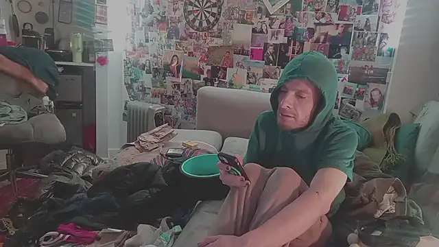 DownstairsSky online show from 02-04-25, 02:49