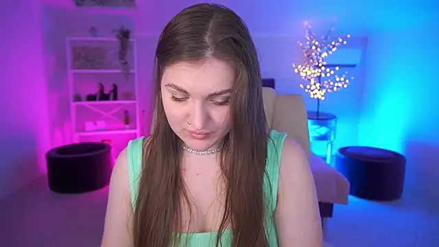 EmmyCharmm online show from 06-04-26, 05:57