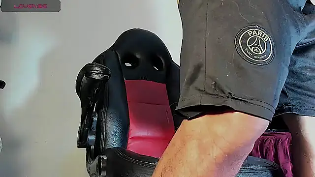 Snapshot of FuckHardlove chatting on 10-22-25, 04:18 FuckHardlove online show from 10-22-25, 04:18