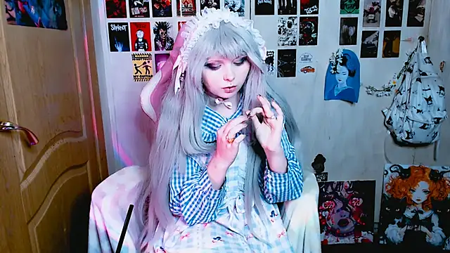 Usagi Blush  online show from 09-17-25, 08:54